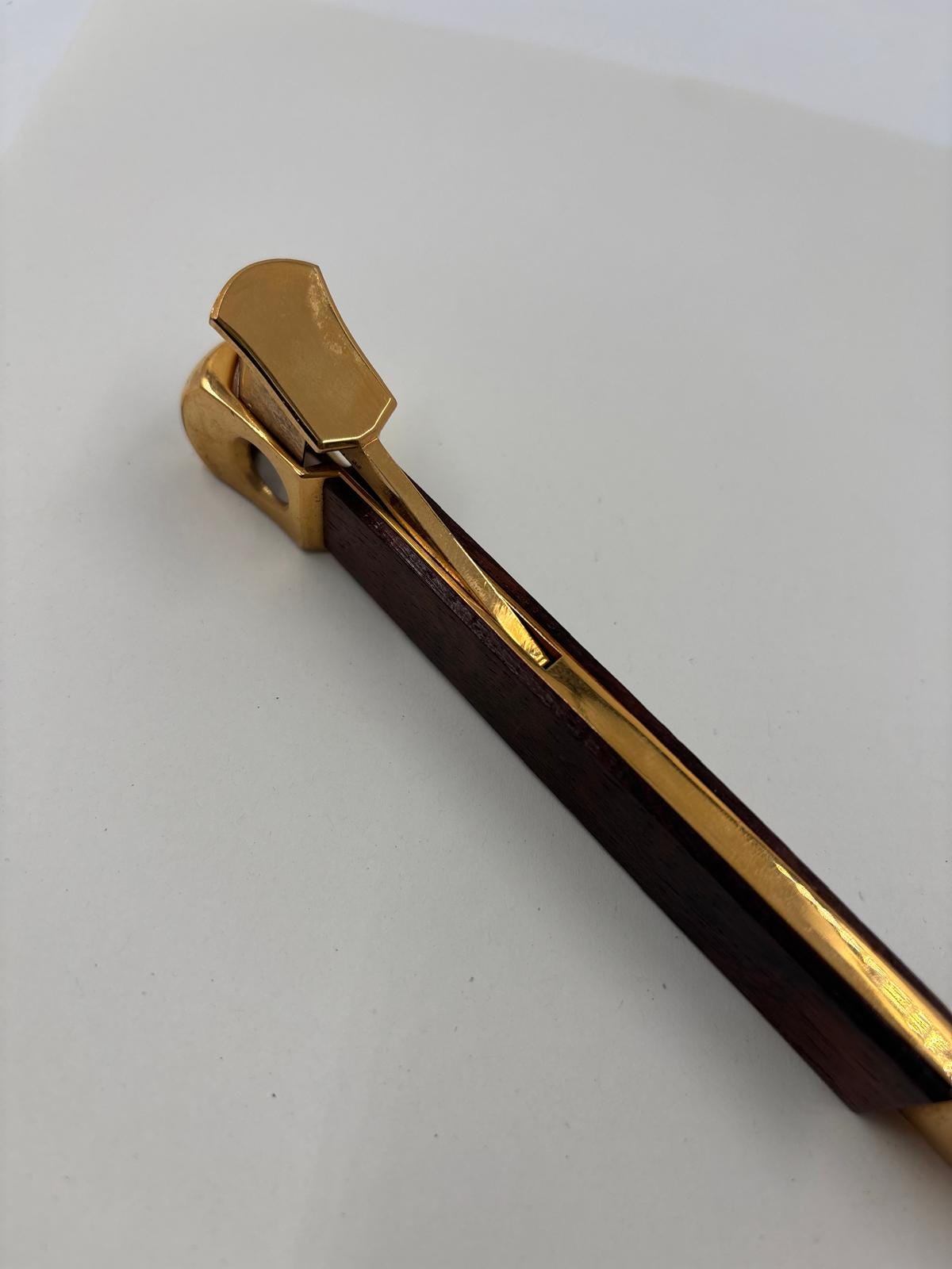 Vintage Zigarrenschneider goldfarben mit Holzeinlage