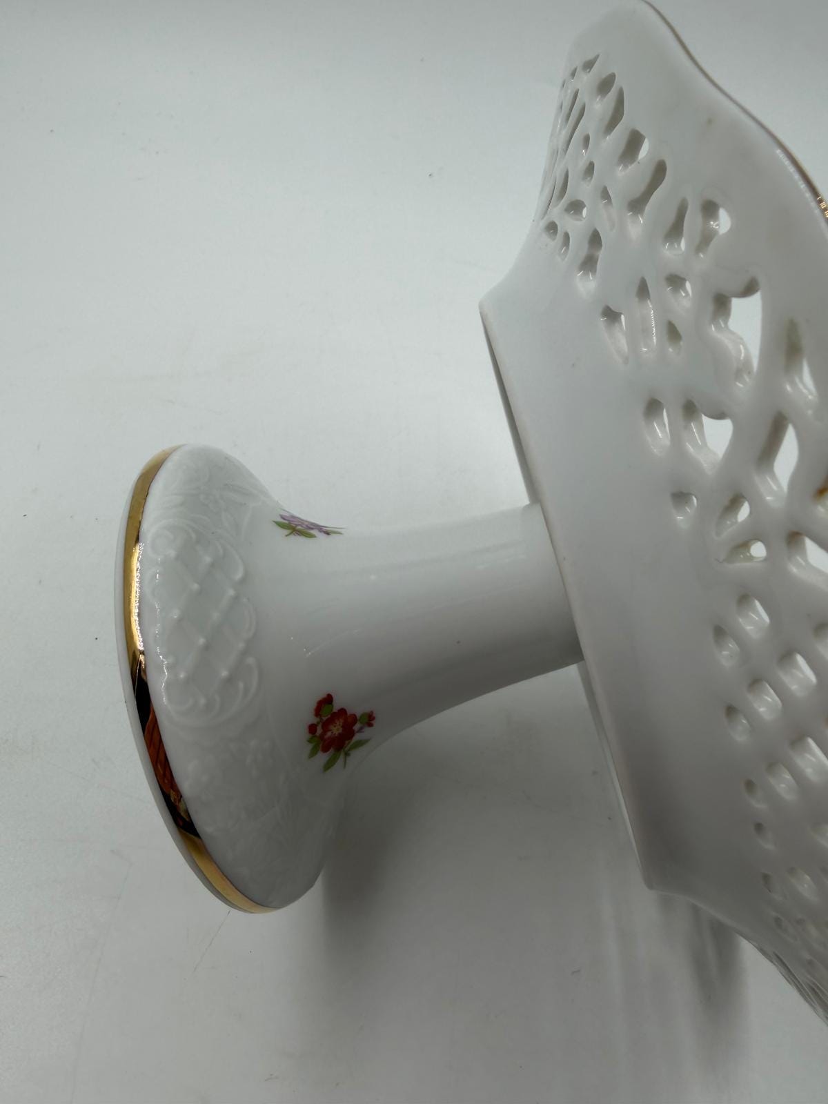 Vintage Etagere Schumann Porzellan mit Goldrand und Blumen von Schumann