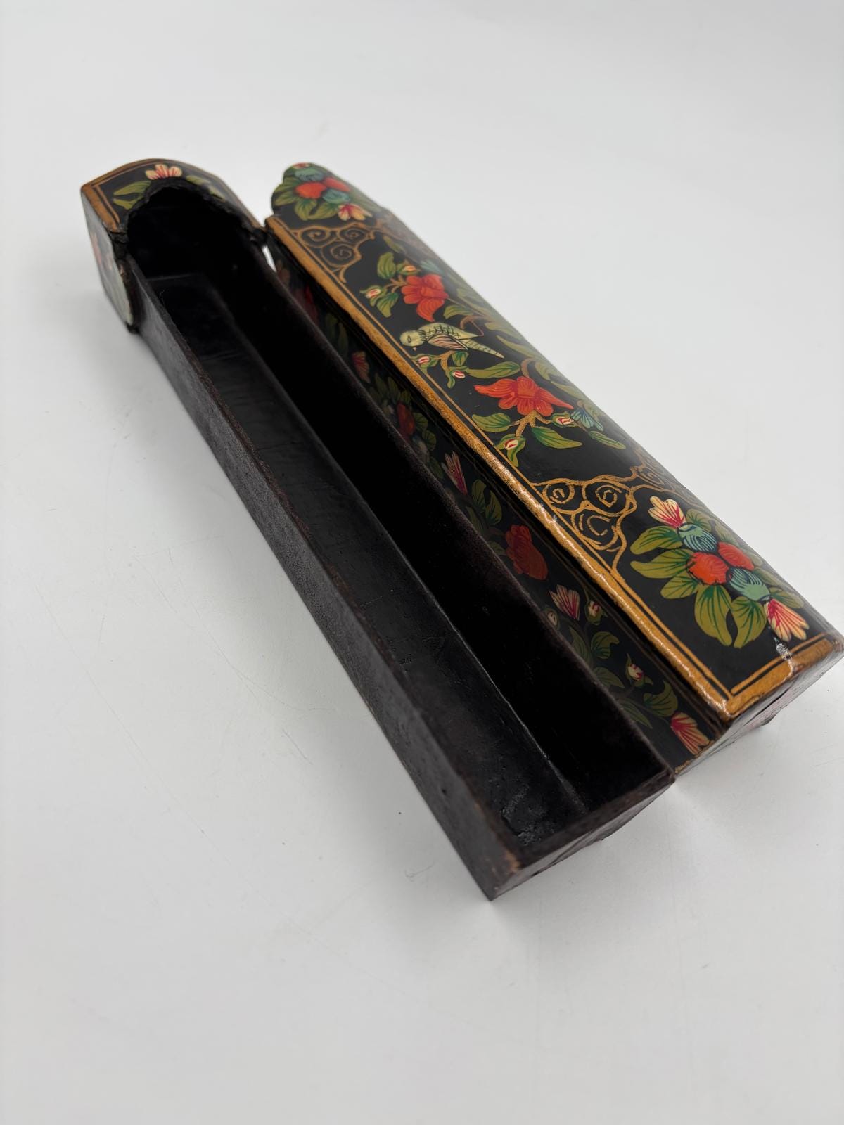 Vintage Dose aus Papiermaché schwarz lackiert mit Blumen und Vögeln