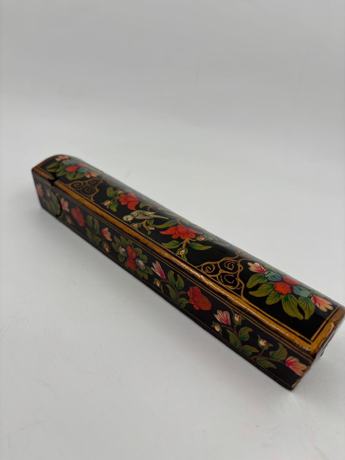 Vintage Dose aus Papiermaché schwarz lackiert mit Blumen und Vögeln