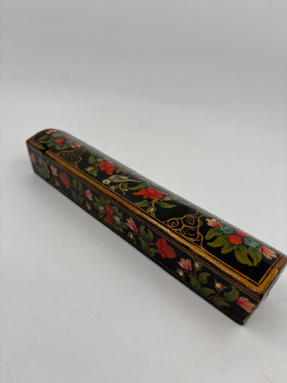 Vintage Dose aus Papiermaché schwarz lackiert mit Blumen und Vögeln