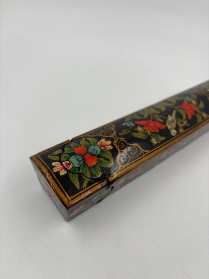 Vintage Dose aus Papiermaché schwarz lackiert mit Blumen und Vögeln