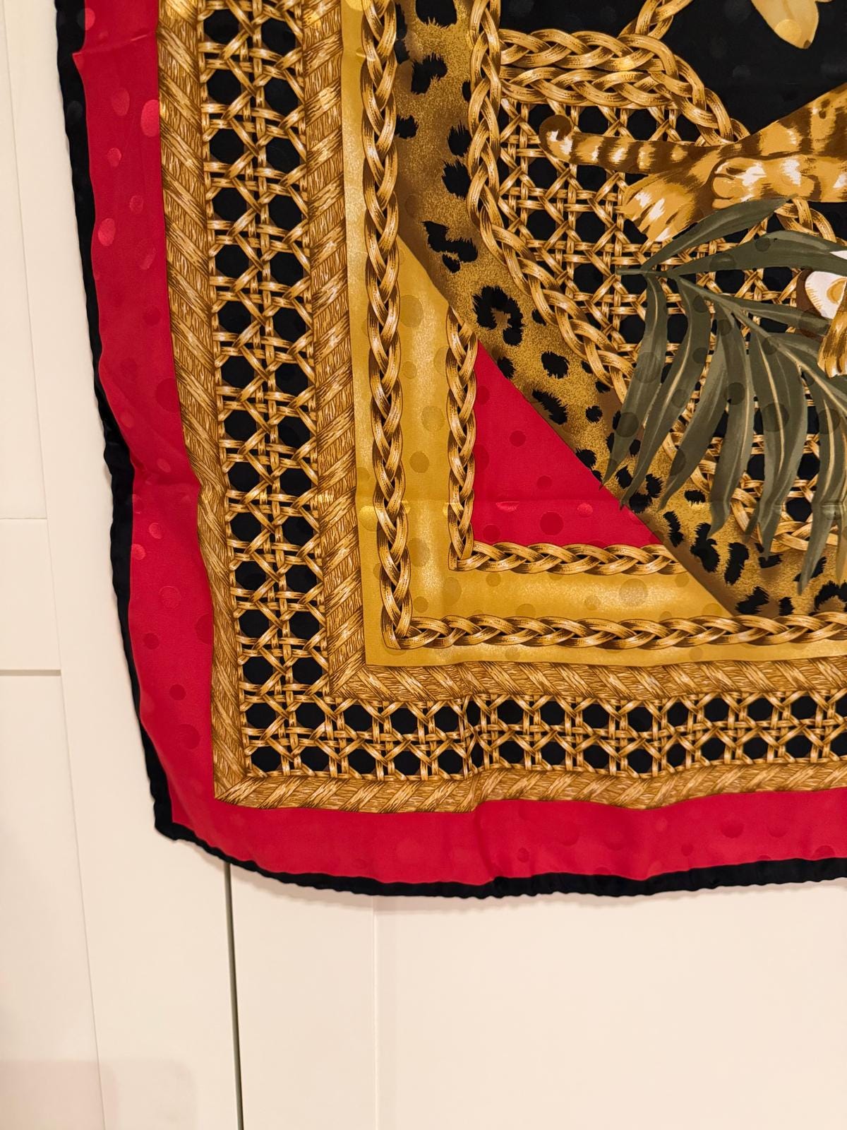 Vintage Seidentuch Lee Blue mit Tiger und Tropenmotiv von Lee Blue