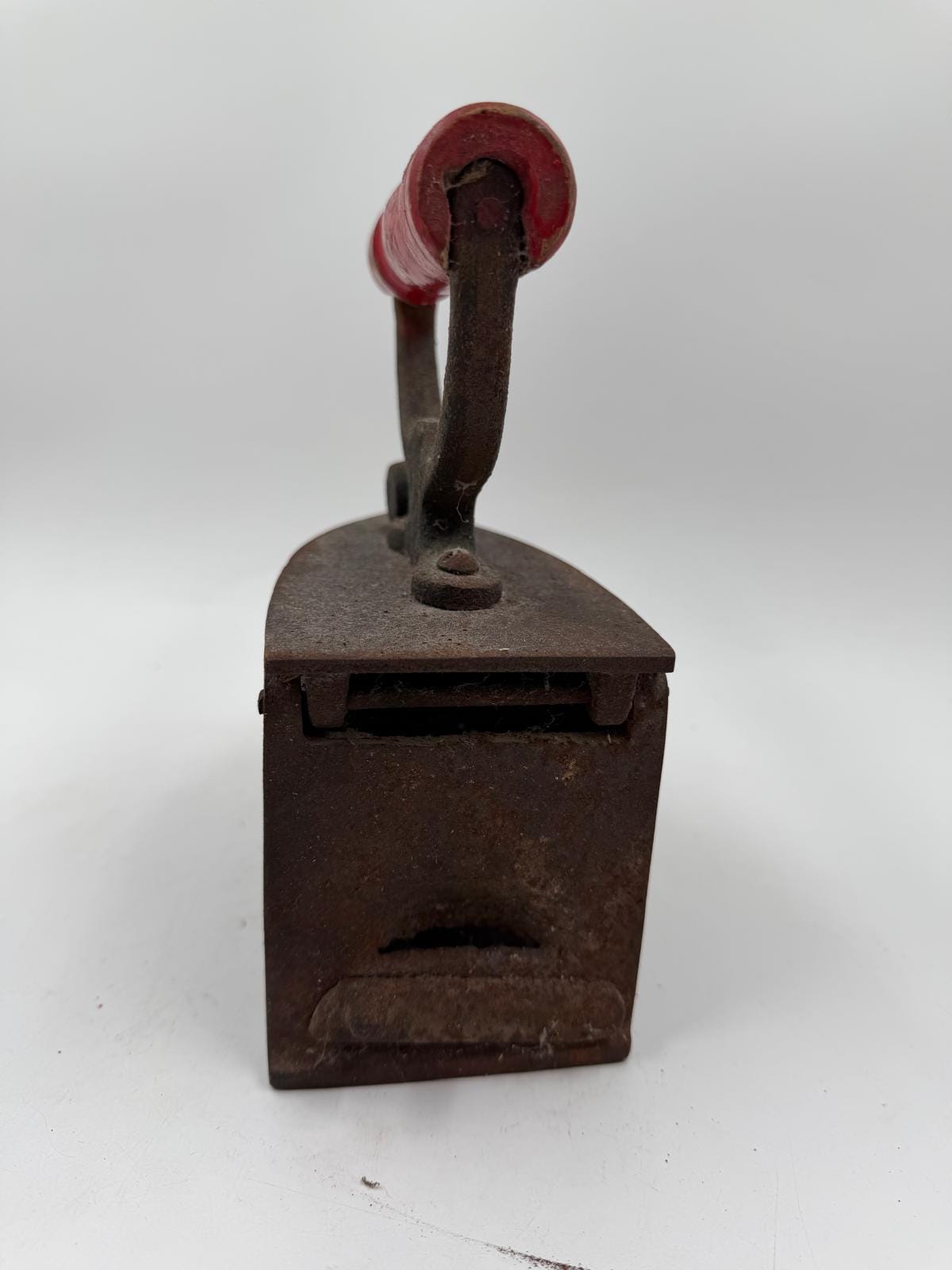 Vintage Bügeleisen aus Gusseisen mit Holzgriff als Wanddekoration