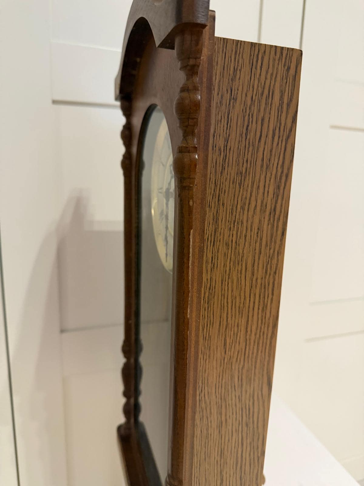 Vintage Wanduhr von Mebus mit Pendel im Holzgehäuse und Glasfront