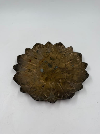 Vintage Schale Blattform Messing mit Patina