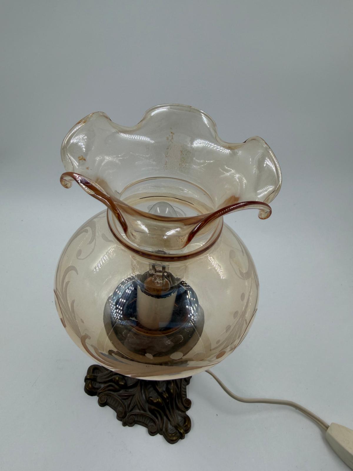Vintage Tischlampe Messinggussfuß Glasschirm mit Dekor und Kabel mit Schnurschalter