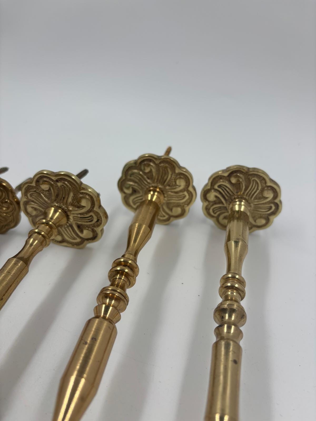 Vintage Raffhalter Set von 5 für Vorhang Gardine goldfarben Metall mit Rosetten und Schrauben