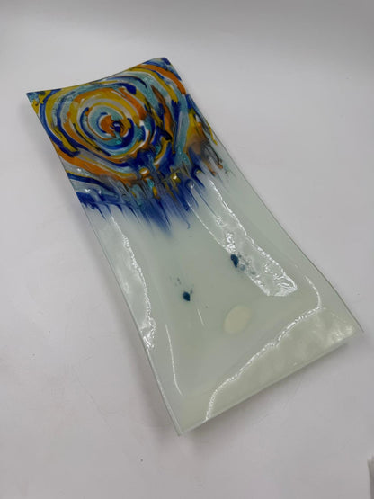 Vintage Glasplatte rechteckig mit abstraktem Spiraldekor in Blau und Orange