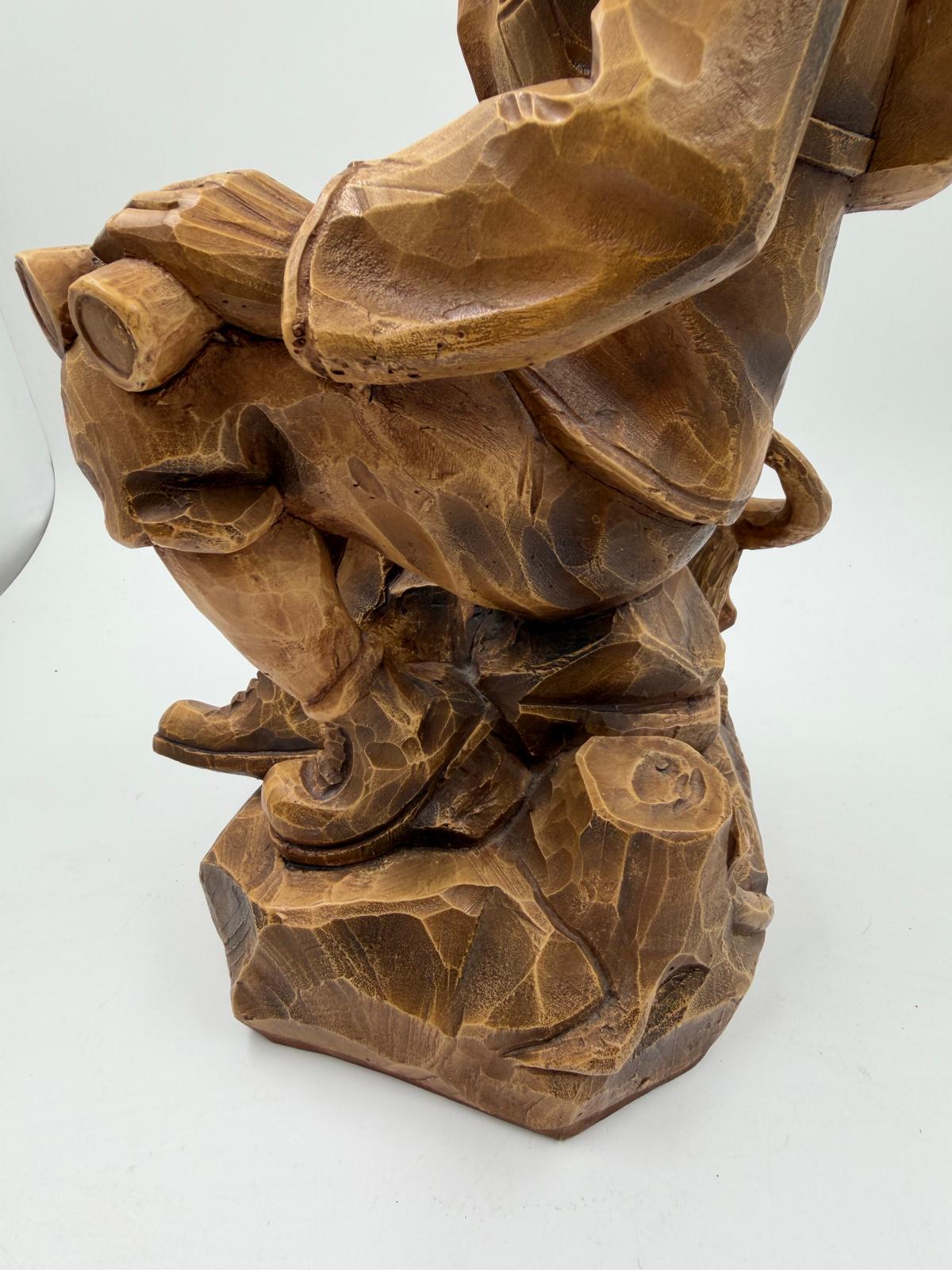 Vintage Holzfigur Bauer mit Korb und Hut handgeschnitzt, groß