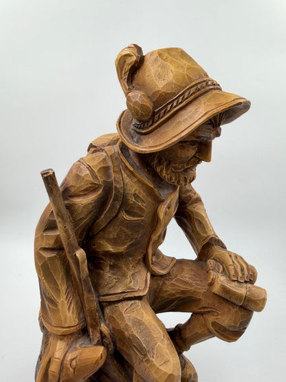 Vintage Holzfigur Bauer mit Korb und Hut handgeschnitzt, groß