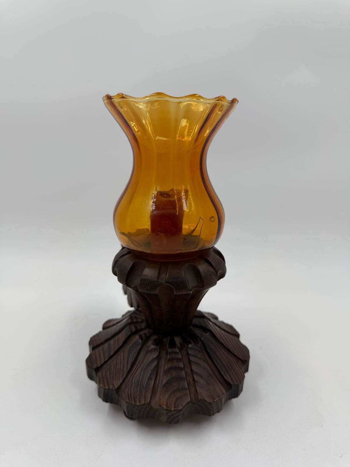 Vintage Kerzenhalter mit Bernsteinglas-Aufsatz und dunklem Holzfuß