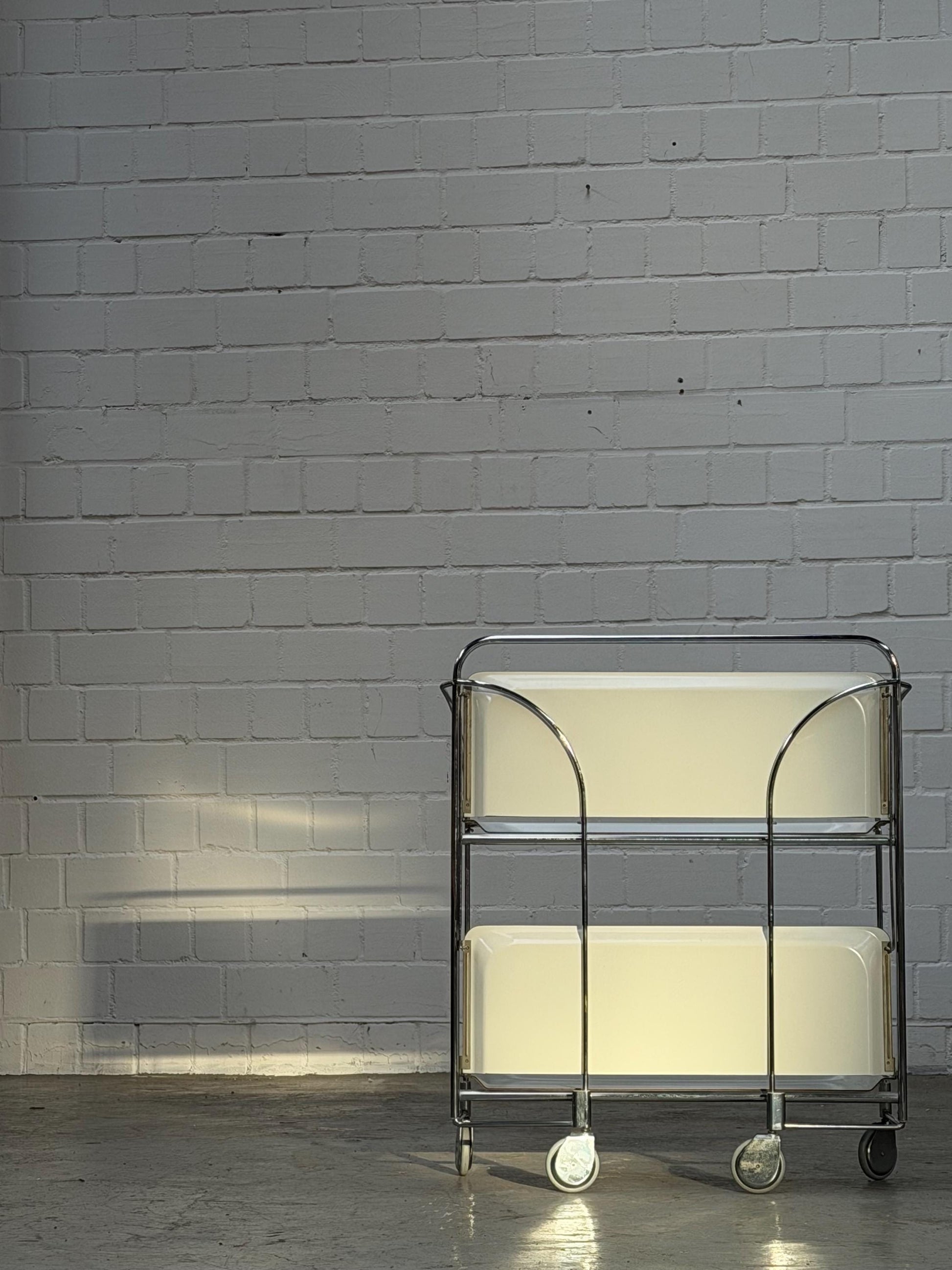 Vintage Servierwagen klappbar Chrom 2 Ebenen von Bauhaus Westdeutschland