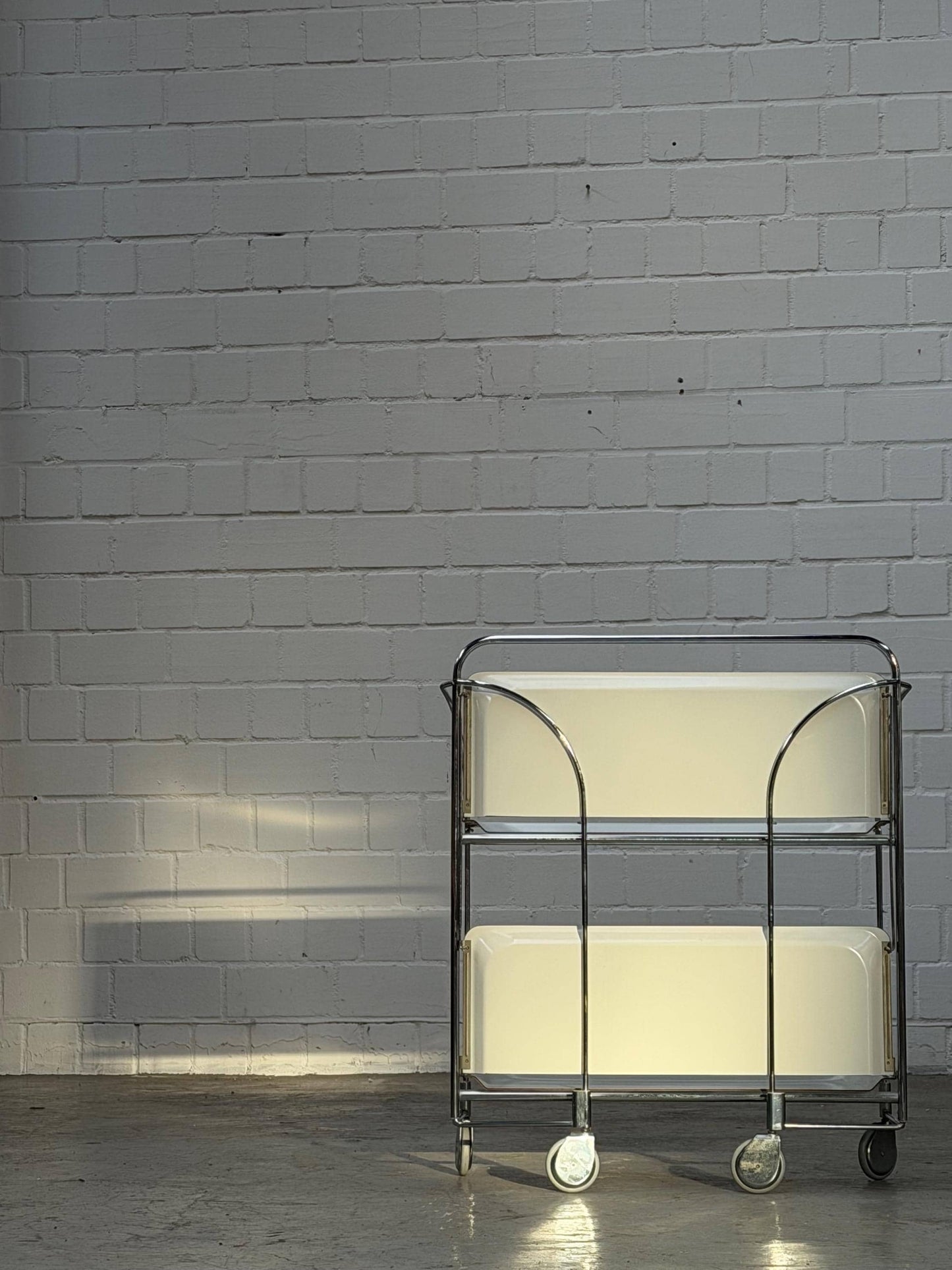 Vintage Servierwagen klappbar Chrom 2 Ebenen von Bauhaus Westdeutschland
