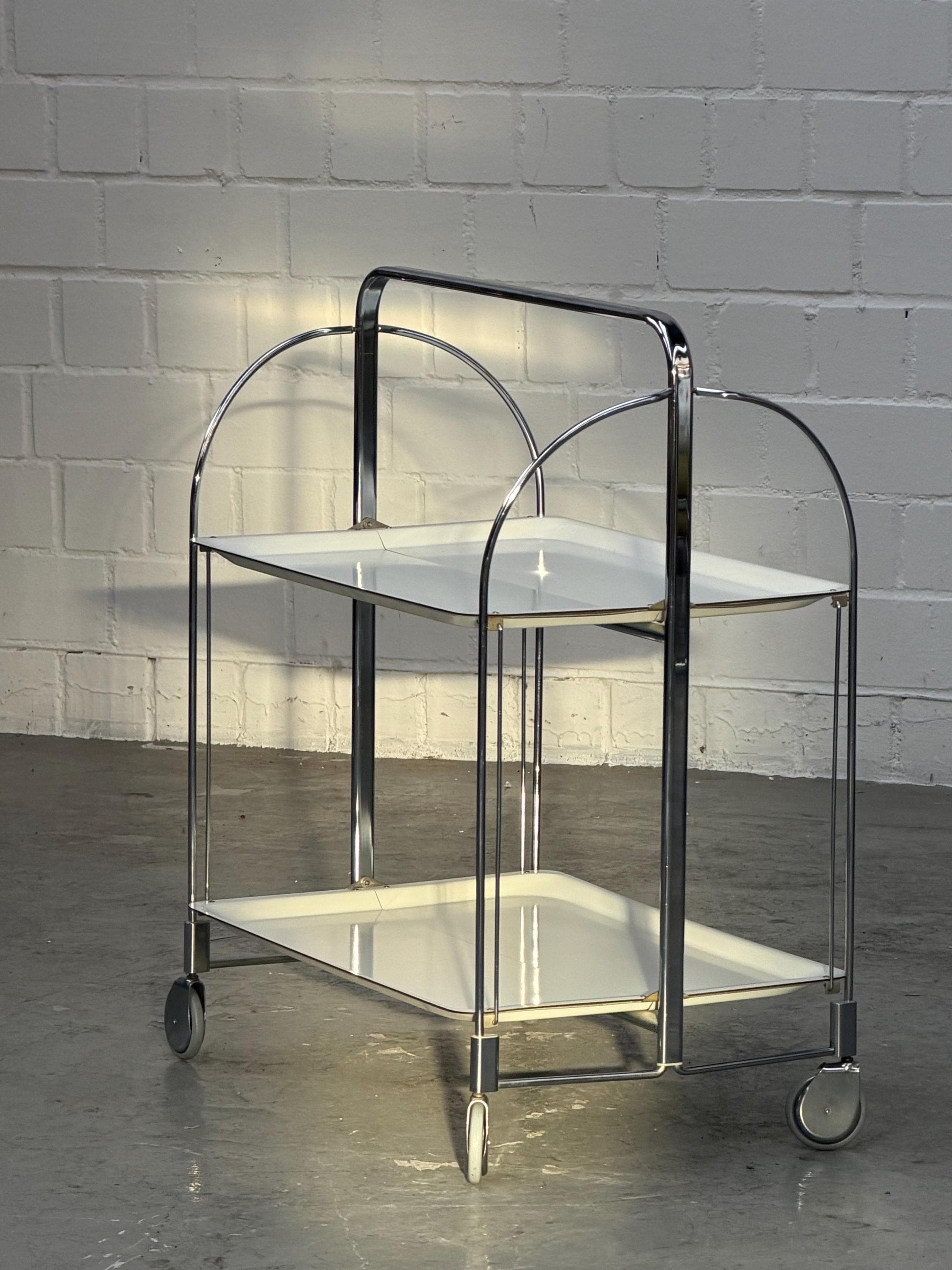 Vintage Servierwagen klappbar Chrom 2 Ebenen von Bauhaus Westdeutschland