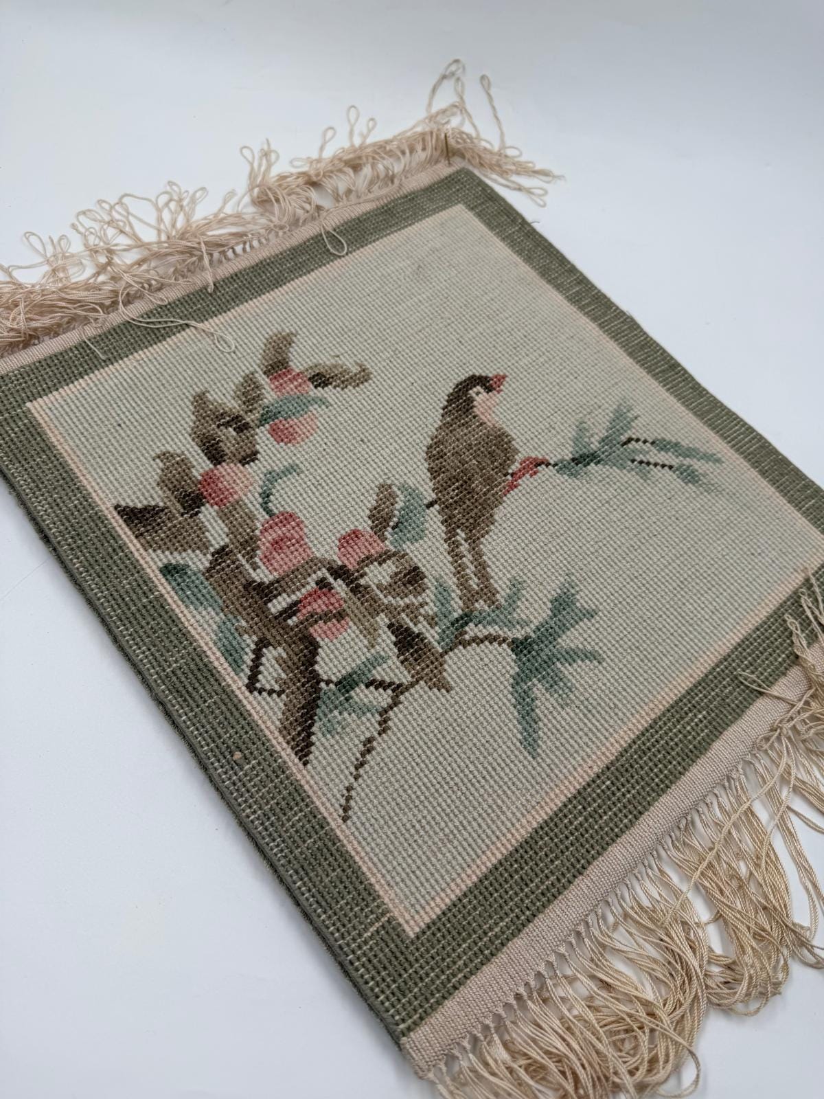 Vintage Wanddekoration Seidenteppich China Vogel Pflaumenblüte 33x30 cm Einzelstück