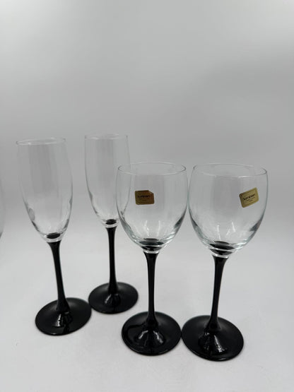 Vintage Glas Set von 4 Gläsern von Luminarc schwarz Fuß