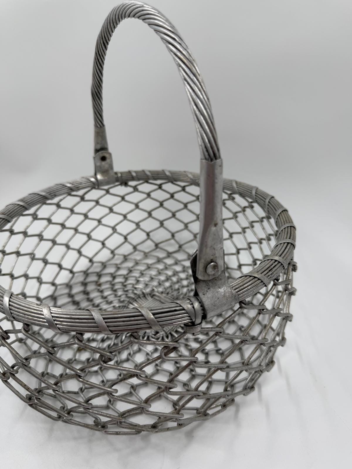 Vintage Wanddekoration Metallkorb Aluminium von Handemacht