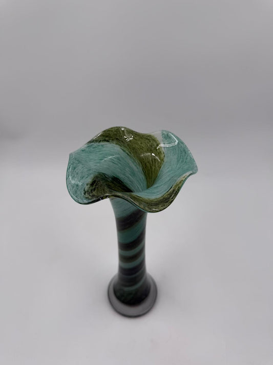 Vintage Vase Murano Glas grün türkis gedrehtes Streifenmuster welliger Rand