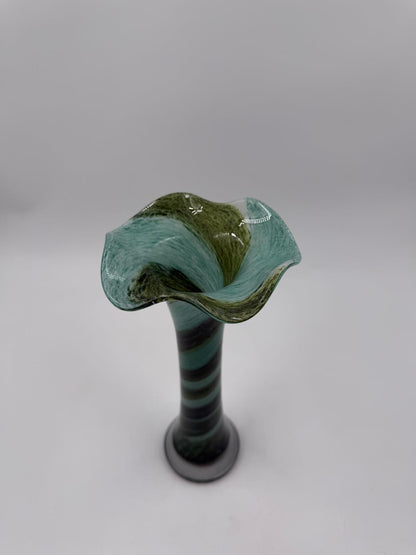 Vintage Vase Murano Glas grün türkis gedrehtes Streifenmuster welliger Rand