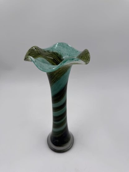 Vintage Vase Murano Glas grün türkis gedrehtes Streifenmuster welliger Rand