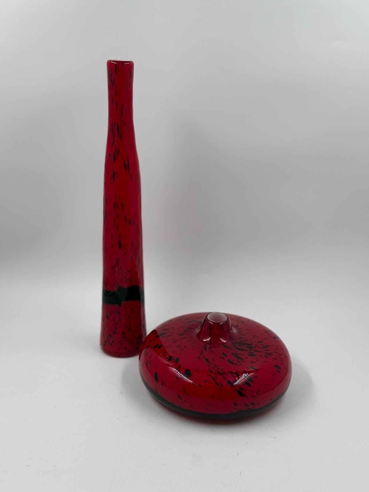 Vintage Vase Set von 2 Murano Glas von Murano Vintage Deko Rot mit schwarzen Akzenten