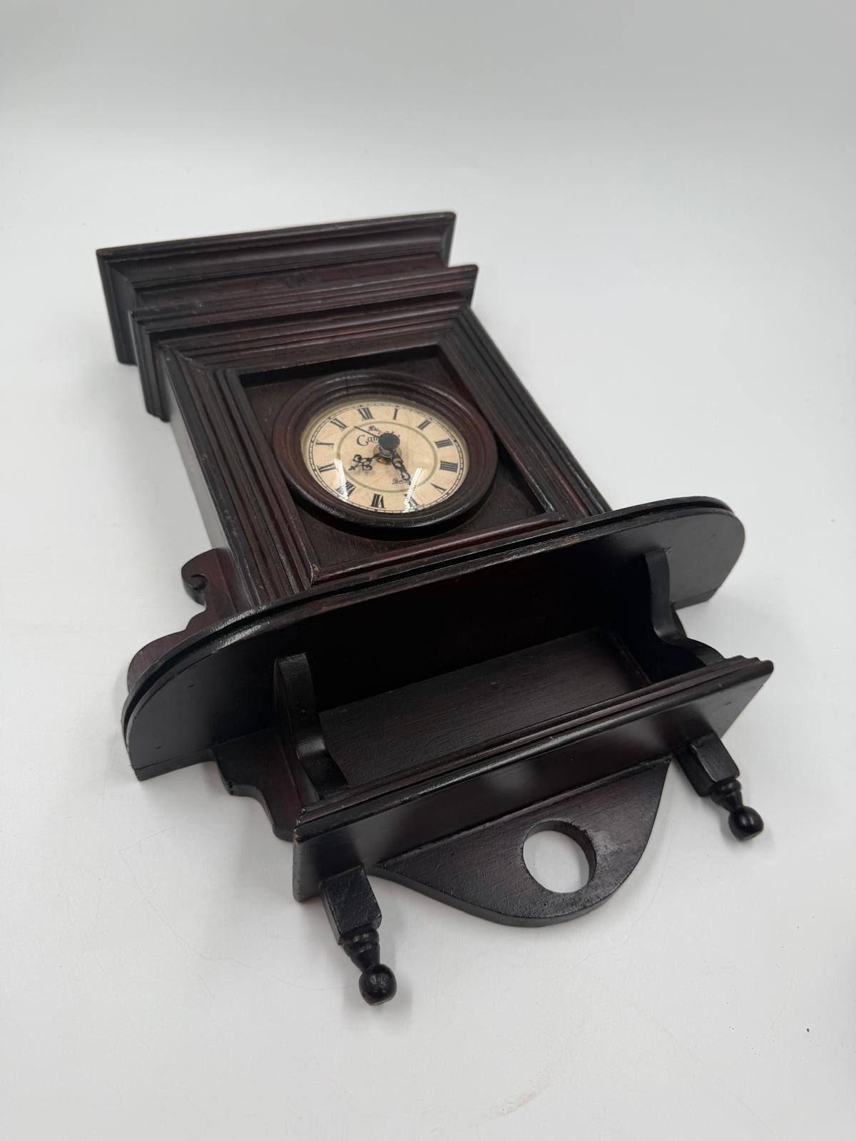 Vintage Wanduhr Camelot Quarz mit römischen Ziffern von Camelot