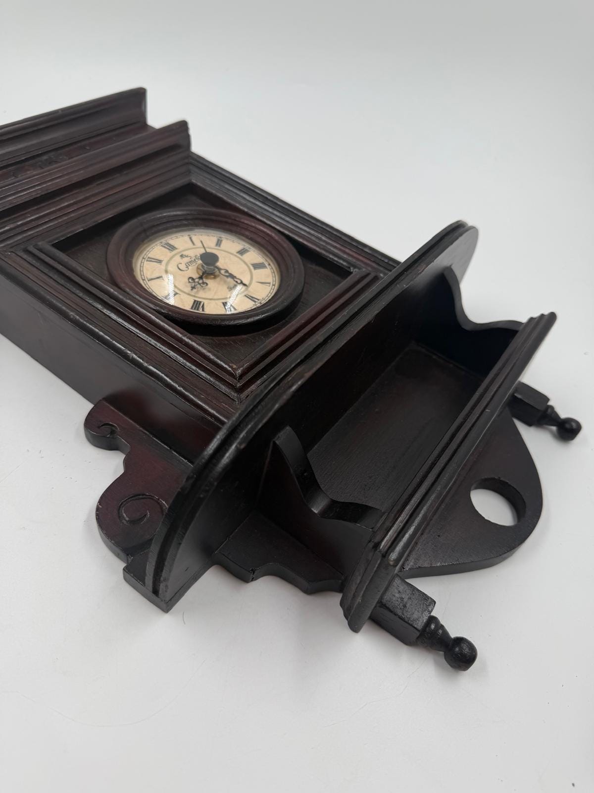 Vintage Wanduhr Camelot Quarz mit römischen Ziffern von Camelot