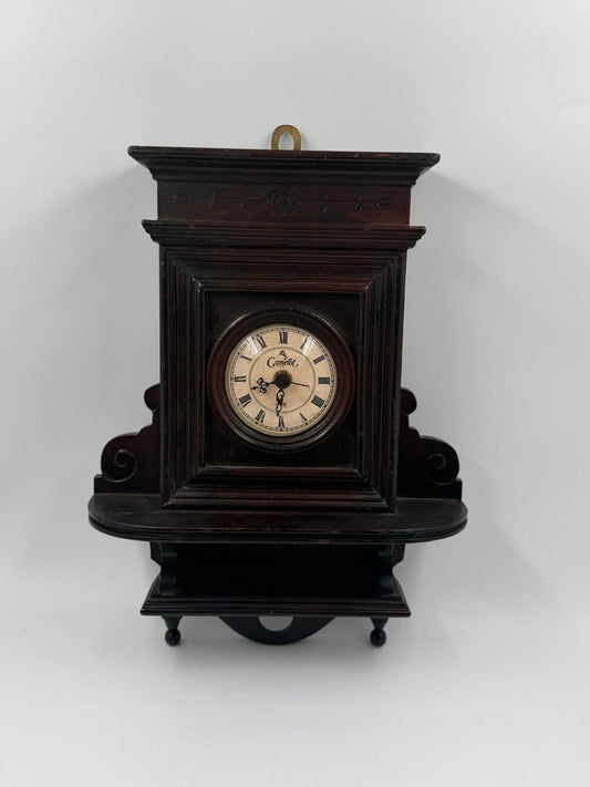 Vintage Wanduhr Camelot Quarz mit römischen Ziffern von Camelot