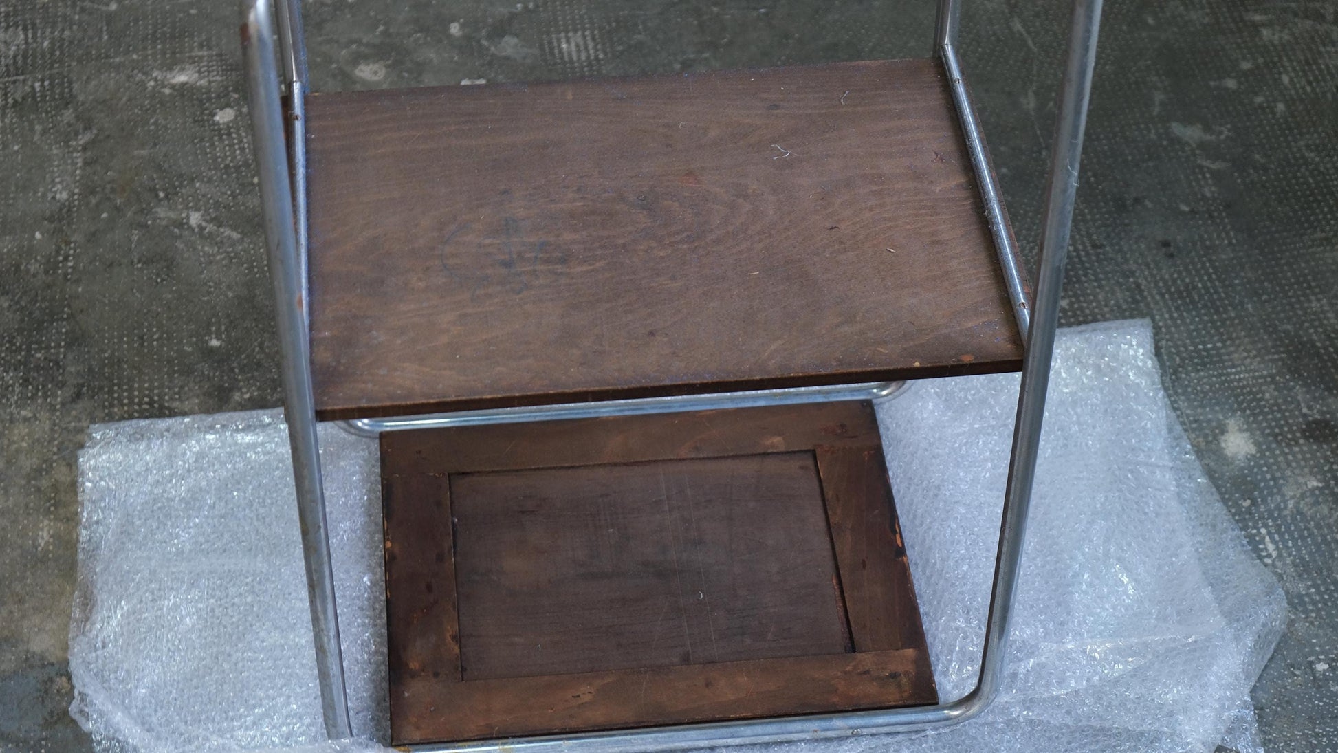 Vintage Beistelltisch Bauhaus braun verchromt Holz Stahlrohr Chrom