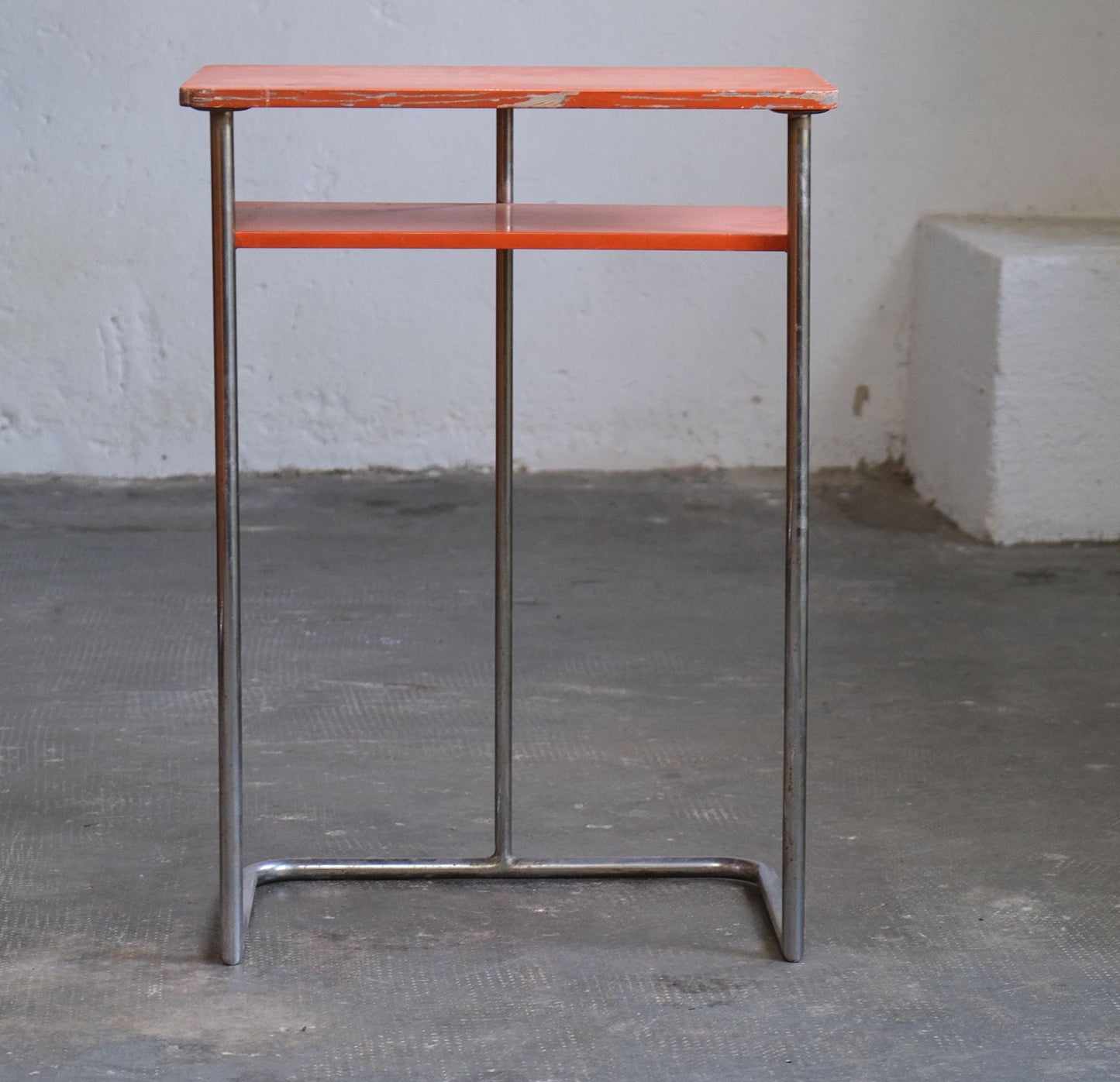 Vintage Beistelltisch von Mora für Bauhaus Orange, Silber