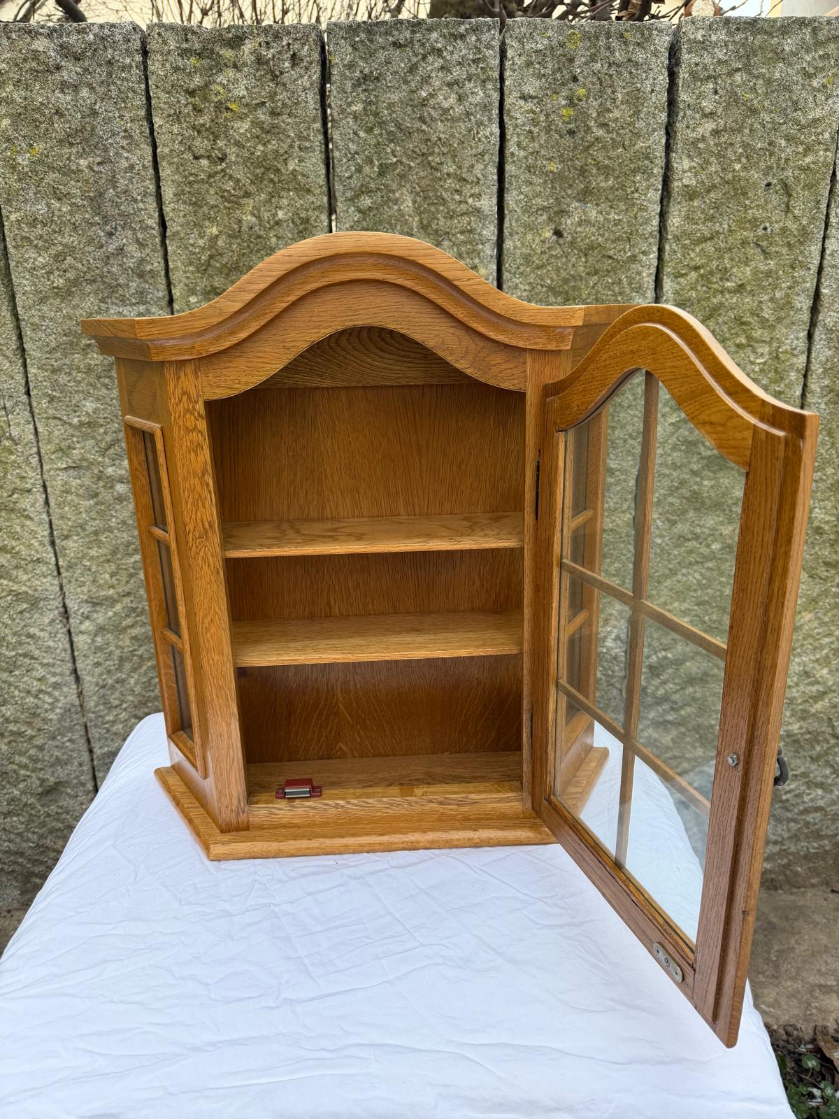 Vintage Wandschränkchen Vitrine Massivholz mit Glastür und Schlüssel