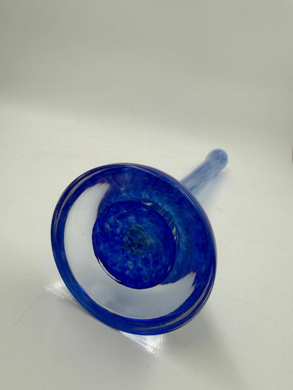 Vintage Vase blau gestreift, schlanke Form mit breiter Basis