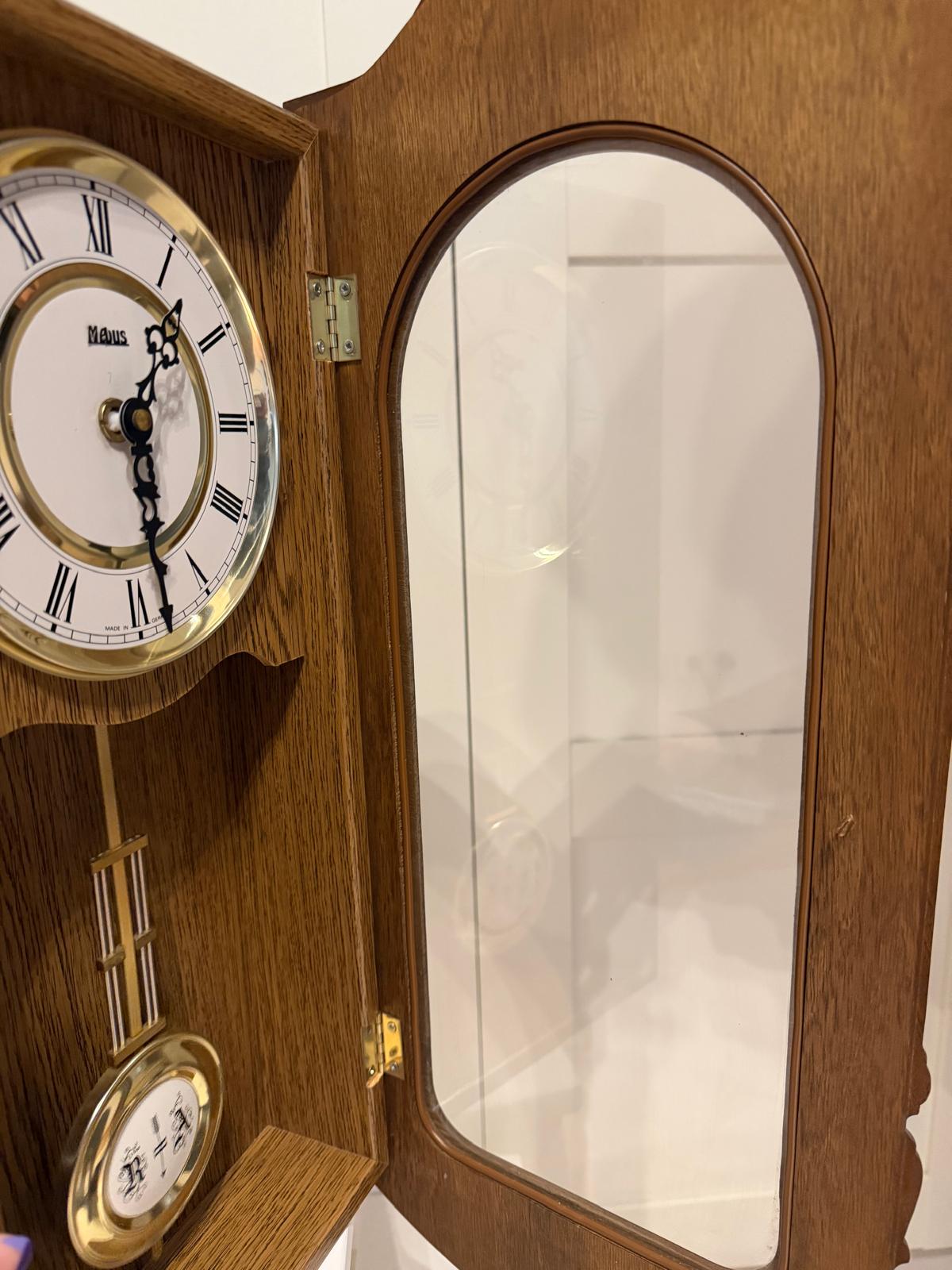 Vintage Wanduhr von Mebus mit Pendel im Holzgehäuse und Glasfront