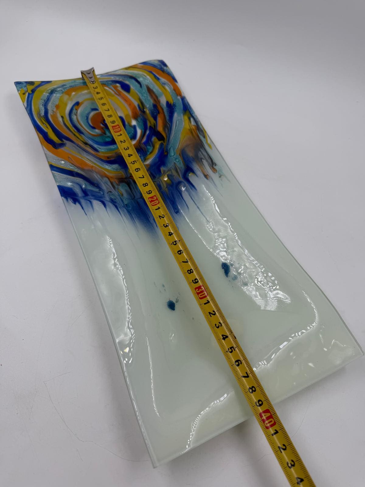 Vintage Glasplatte rechteckig mit abstraktem Spiraldekor in Blau und Orange