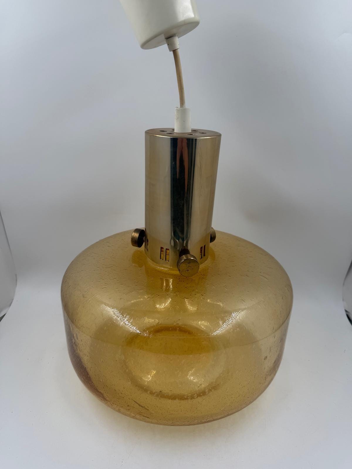 Vintage Hängelampe Amber mit Luftblasen Glas und Metallteilen in Goldfarben