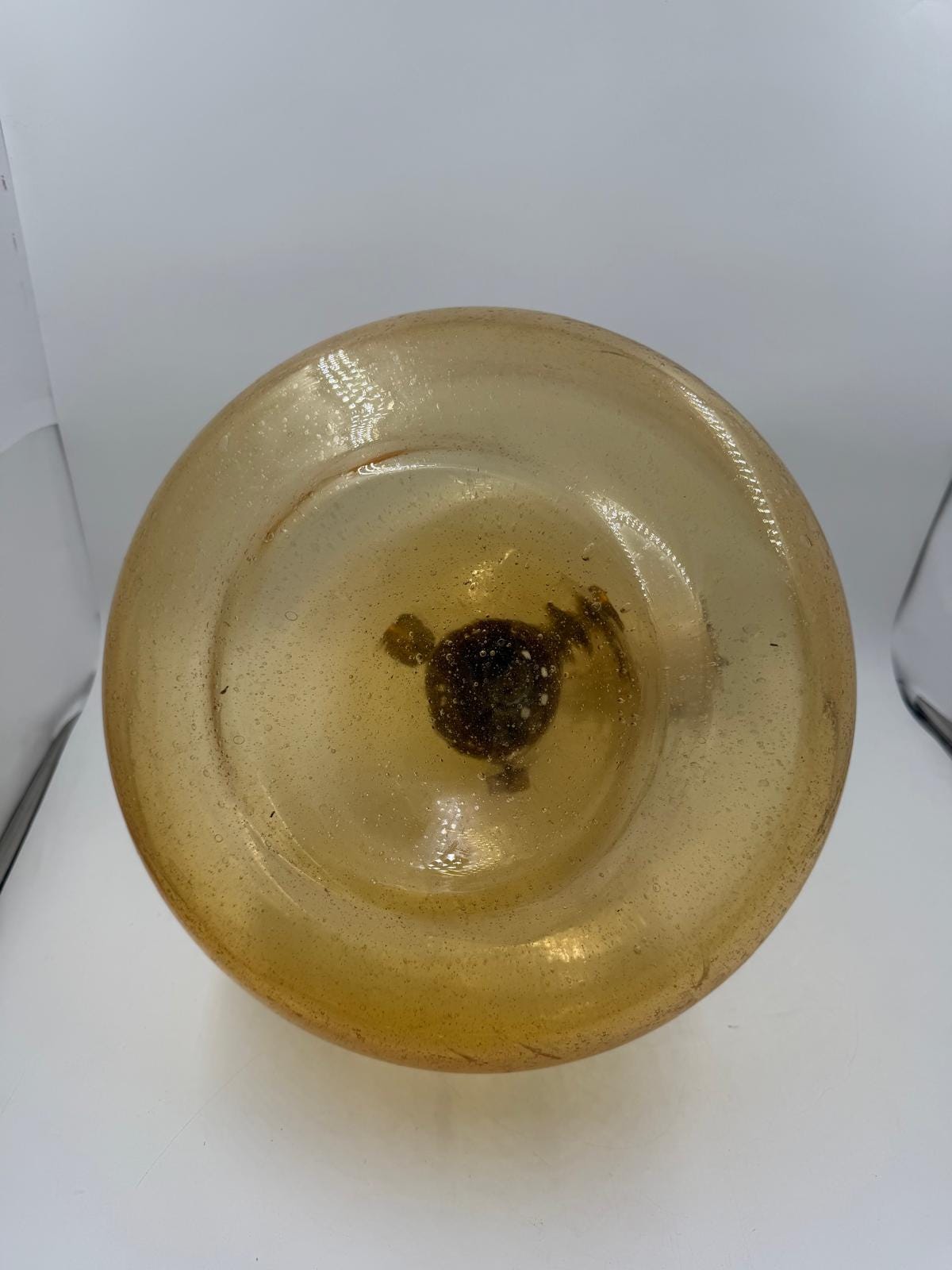 Vintage Hängelampe Amber mit Luftblasen Glas und Metallteilen in Goldfarben