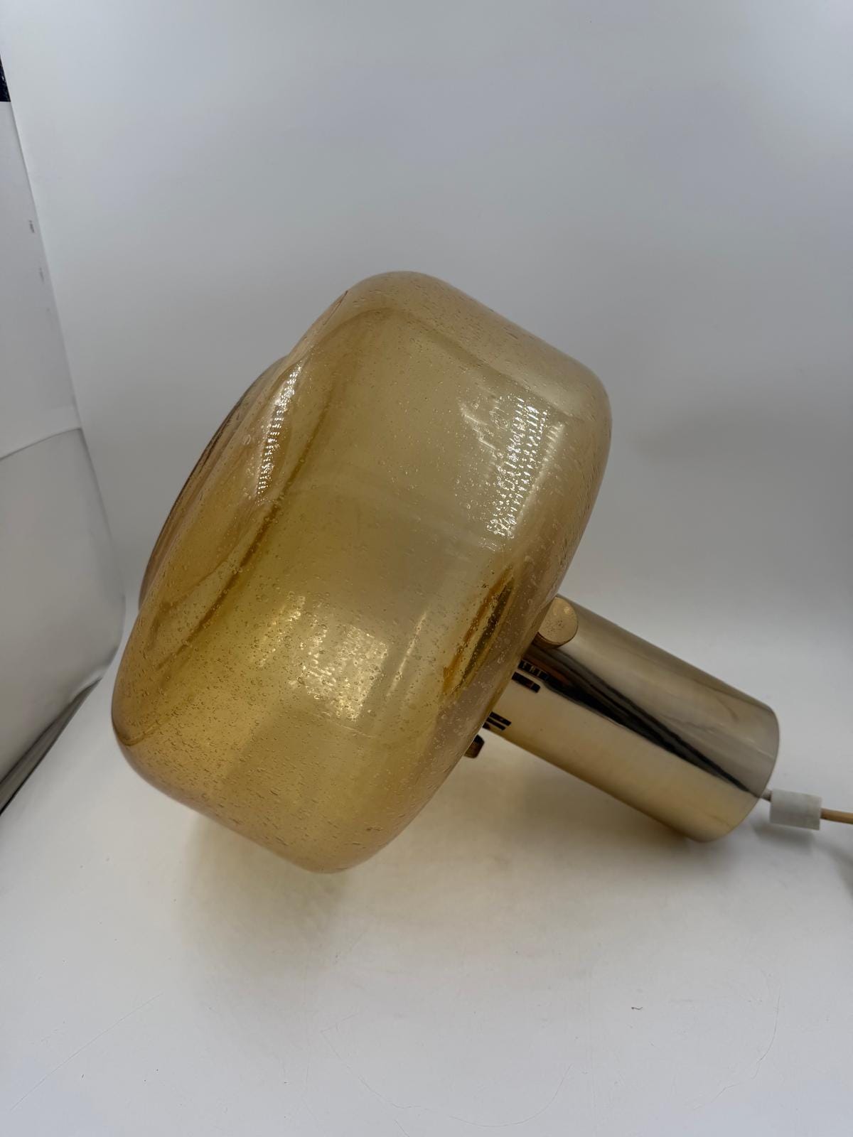 Vintage Hängelampe Amber mit Luftblasen Glas und Metallteilen in Goldfarben
