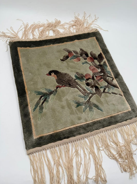 Vintage Wanddekoration Seidenteppich China Vogel Pflaumenblüte 33x30 cm Einzelstück