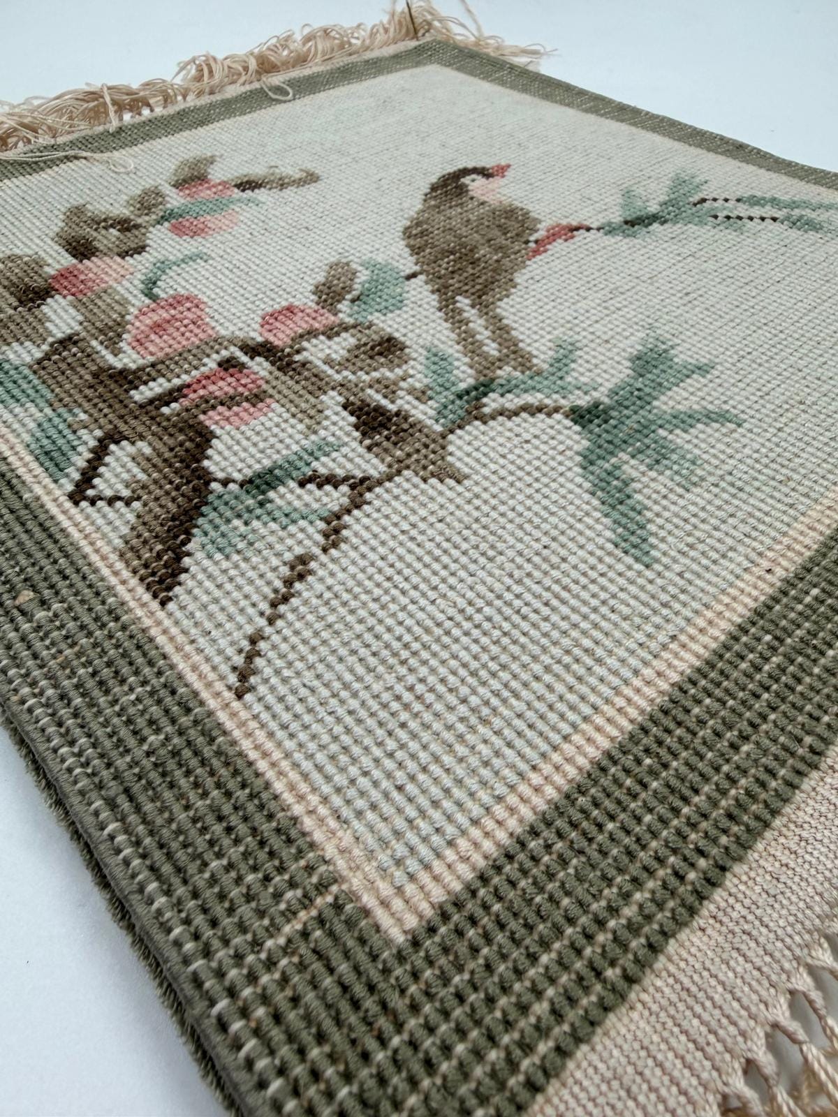 Vintage Wanddekoration Seidenteppich China Vogel Pflaumenblüte 33x30 cm Einzelstück