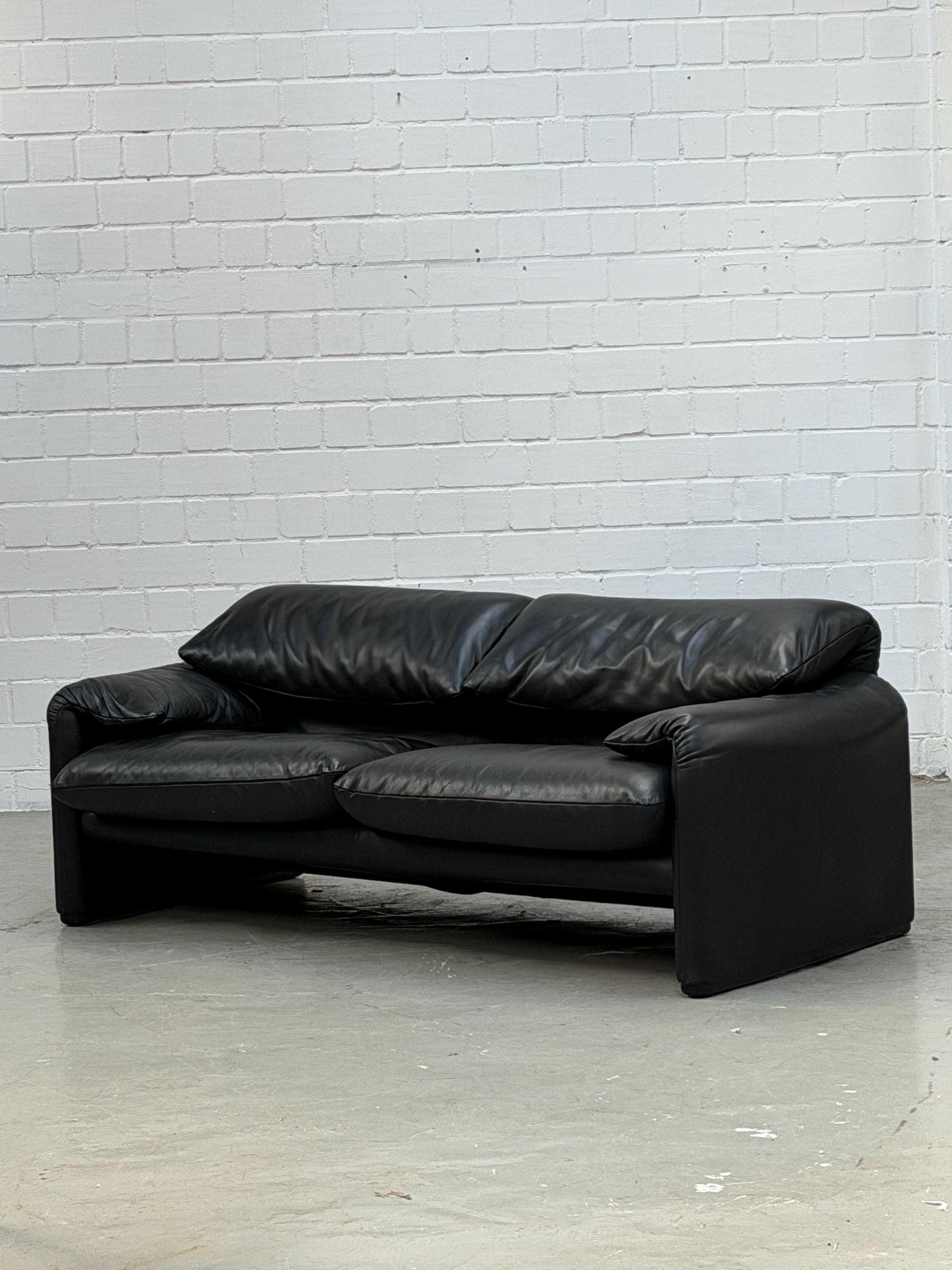 Vintage Sofa Maralunga von Vico Magistretti für Cassina in schwarzem Leder
