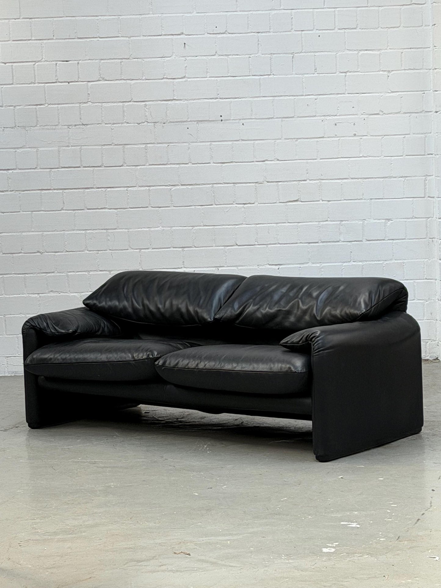 Vintage Sofa Maralunga von Vico Magistretti für Cassina in schwarzem Leder