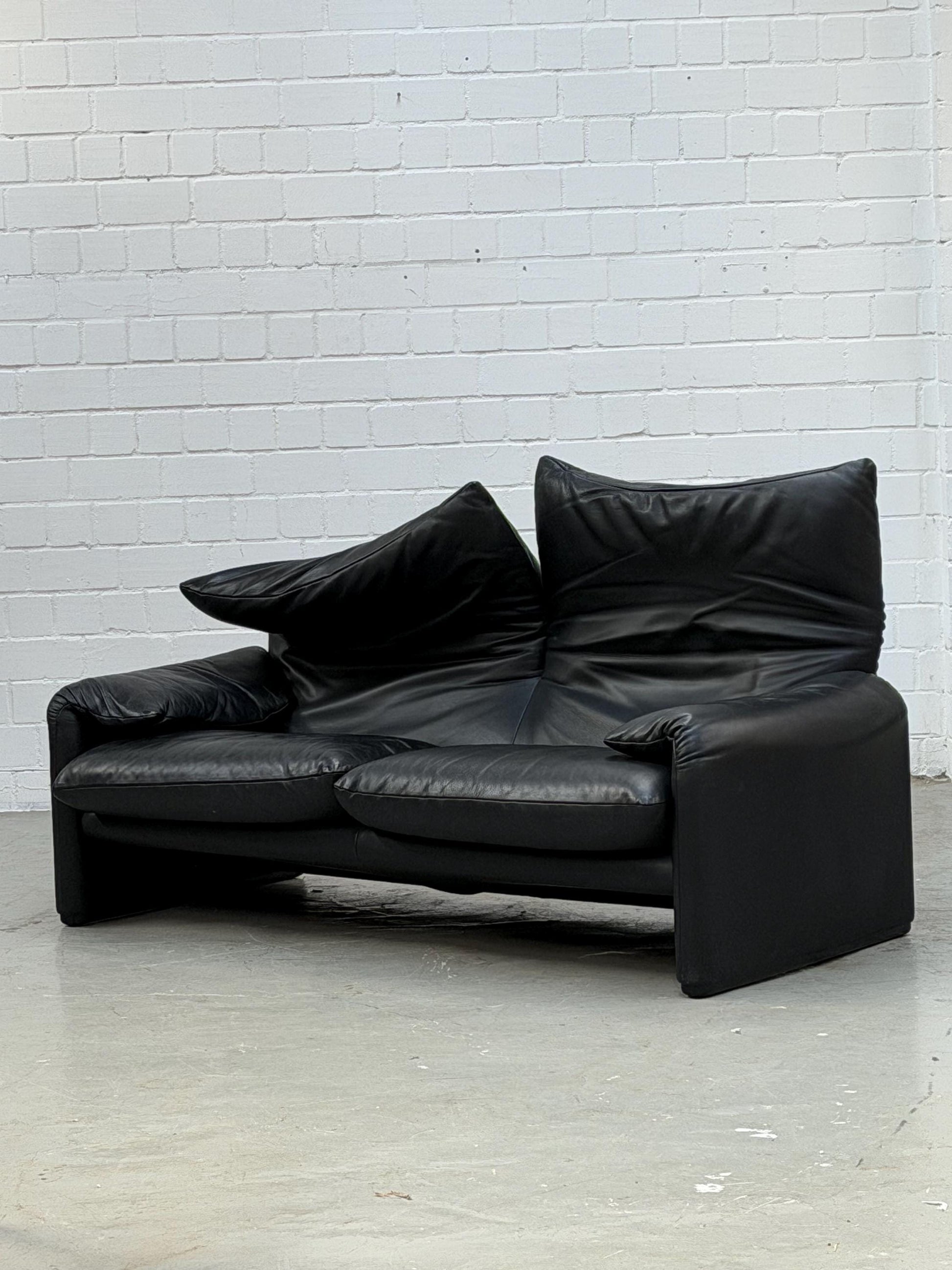 Vintage Sofa Maralunga von Vico Magistretti für Cassina in schwarzem Leder