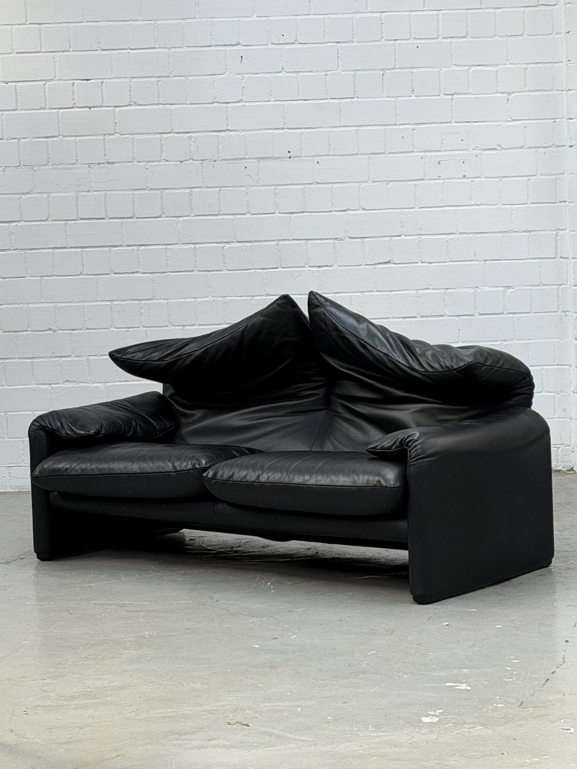 Vintage Sofa Maralunga von Vico Magistretti für Cassina in schwarzem Leder