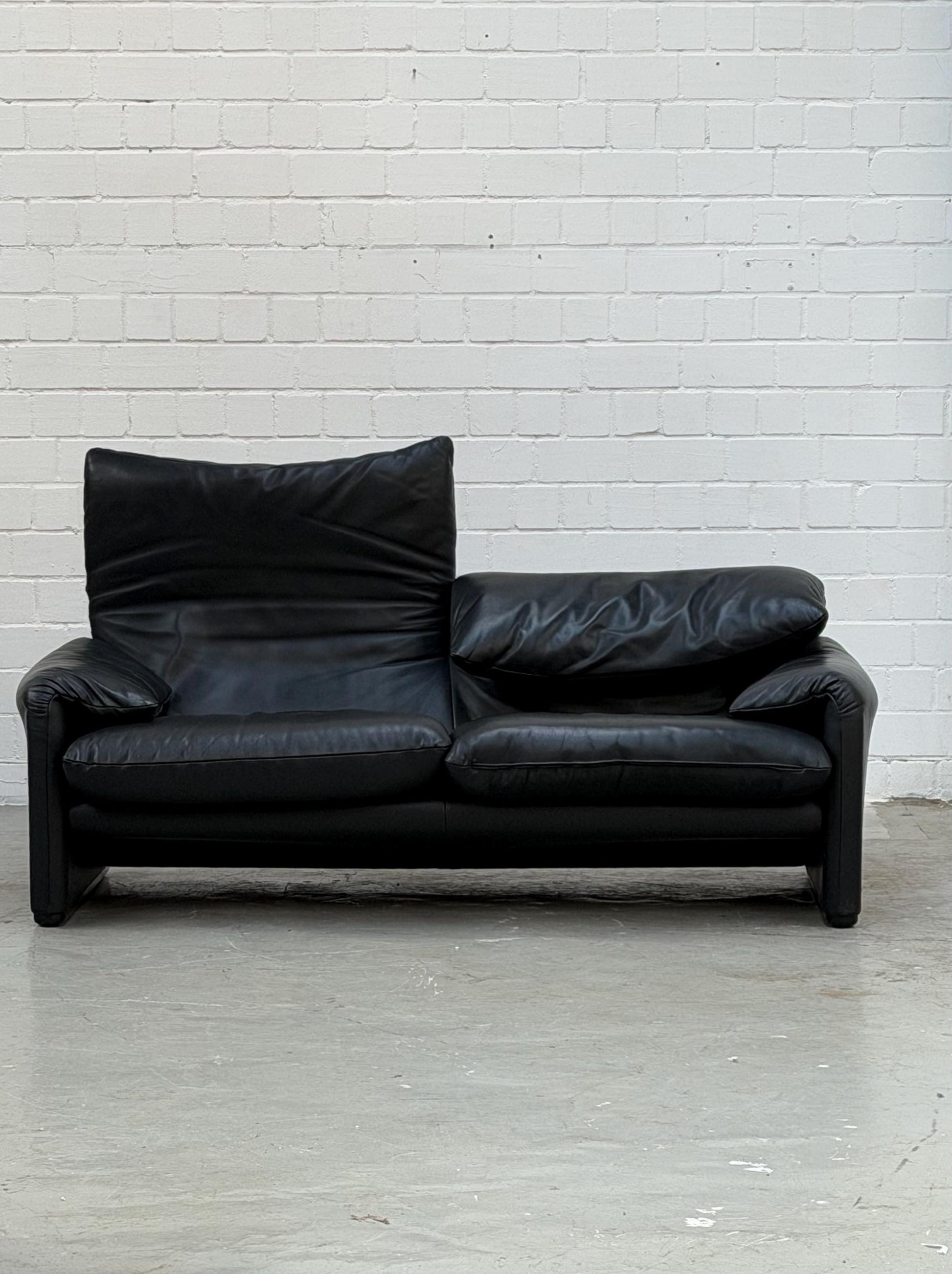 Vintage Sofa Maralunga von Vico Magistretti für Cassina in schwarzem Leder