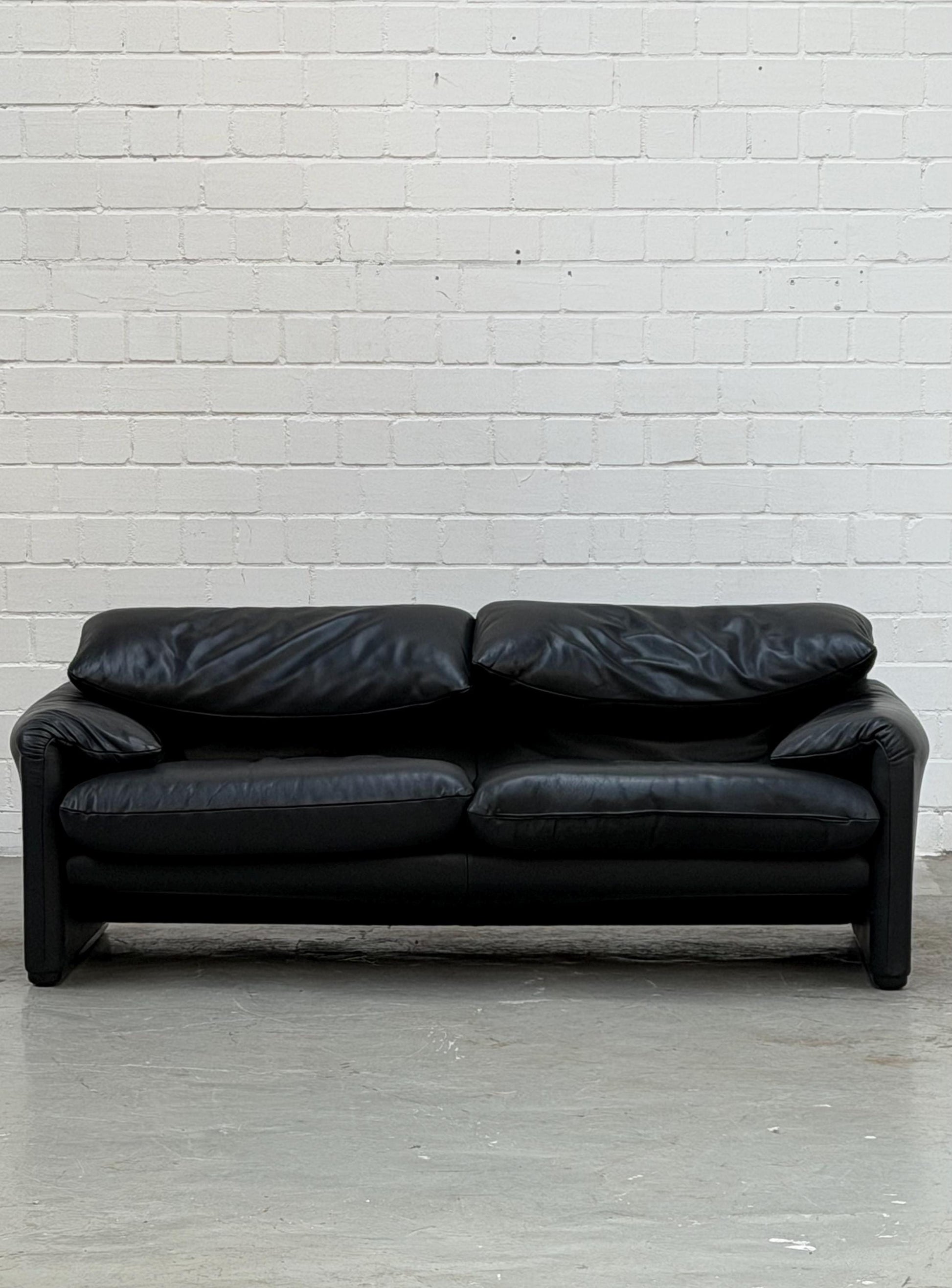 Vintage Sofa Maralunga von Vico Magistretti für Cassina in schwarzem Leder