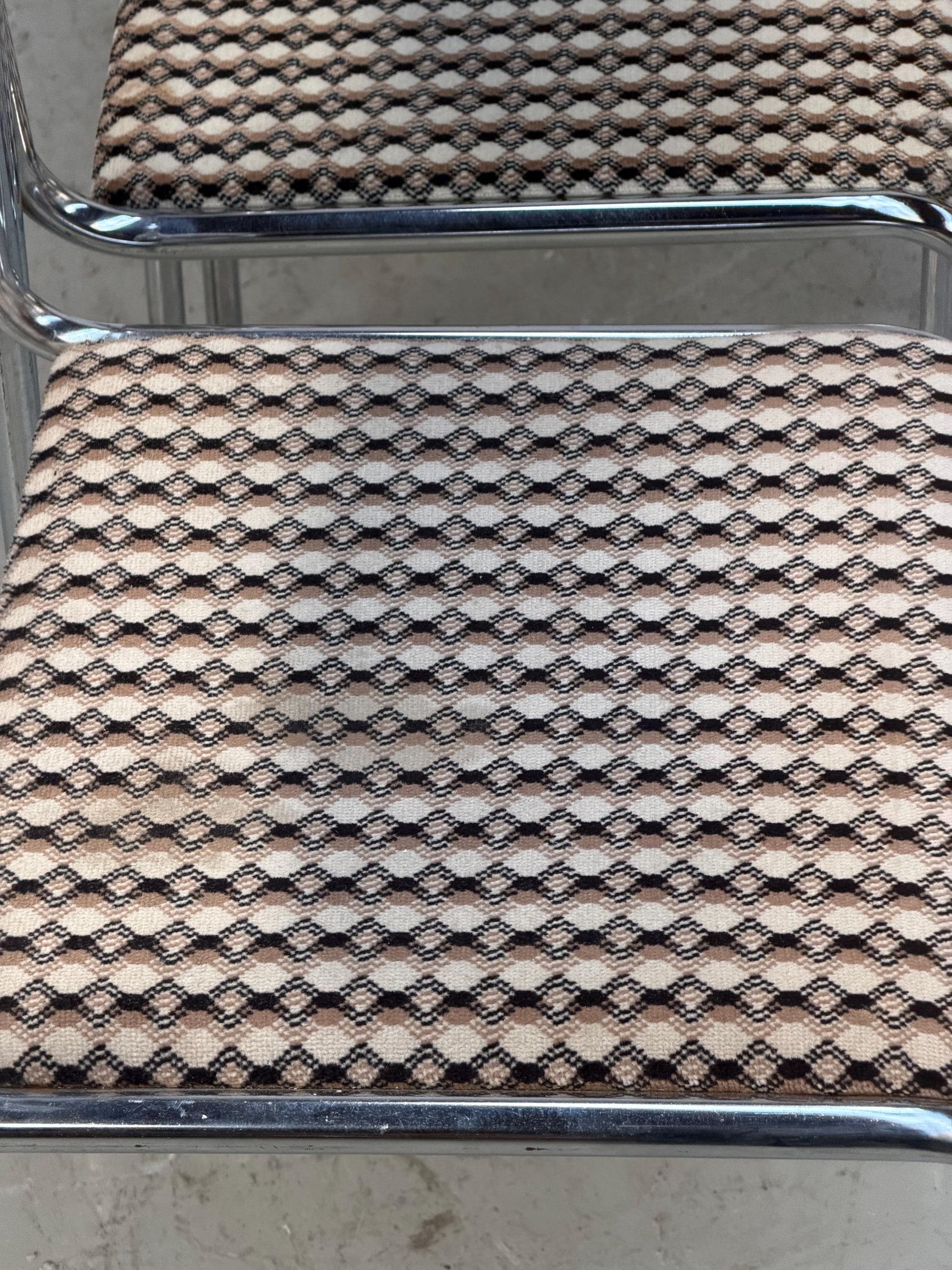 Vintage Esszimmerstuhl aus verchromtem Stahlrohr mit Stoffbezug