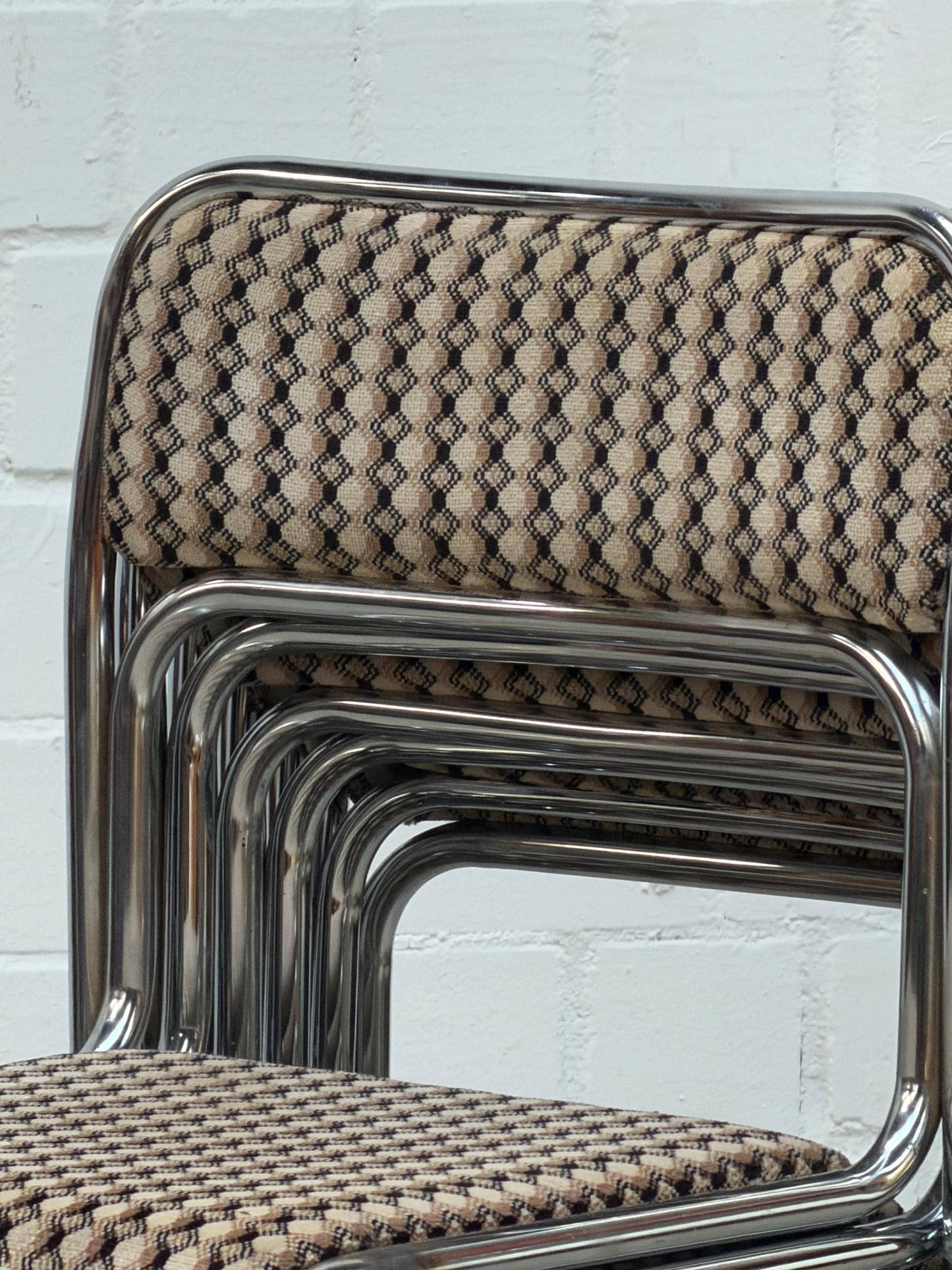 Vintage Esszimmerstuhl aus verchromtem Stahlrohr mit Stoffbezug