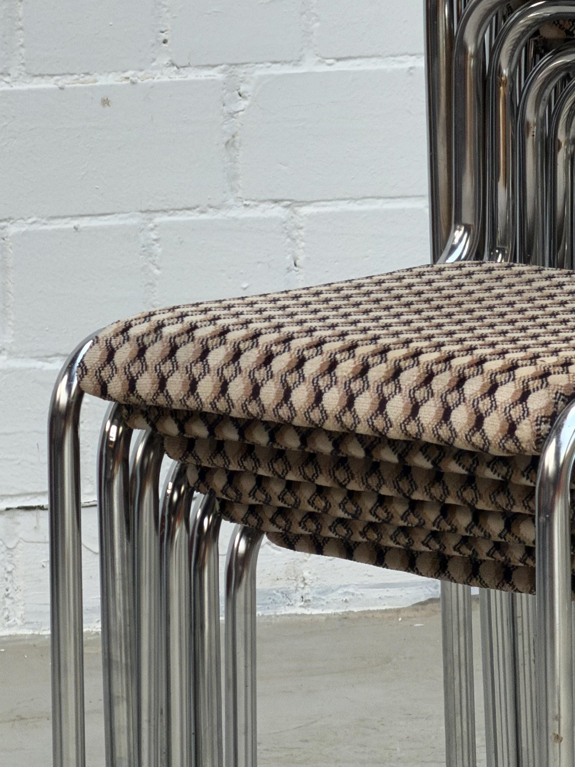 Vintage Esszimmerstuhl aus verchromtem Stahlrohr mit Stoffbezug