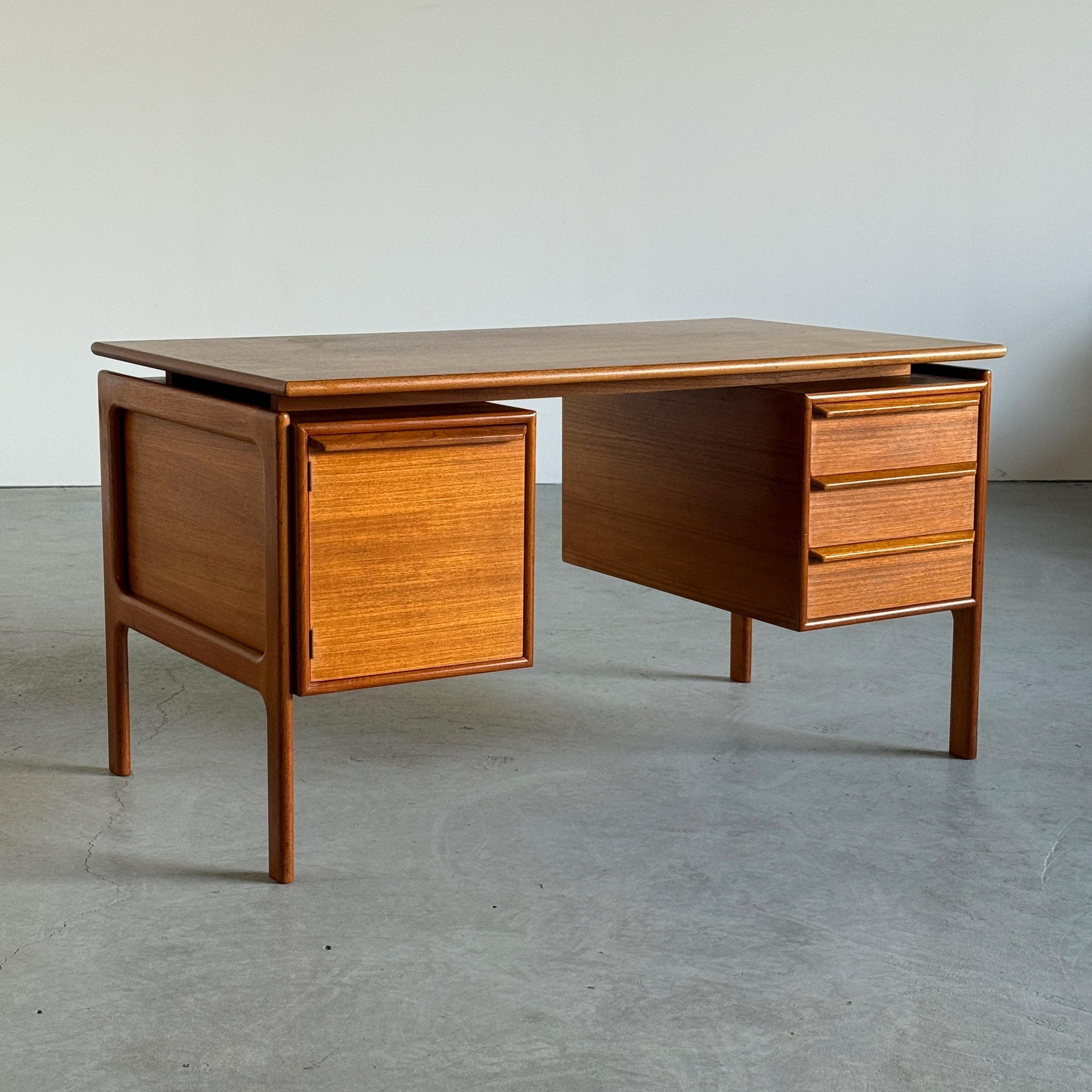 Vintage Schreibtisch von GV Møbler für Dänemark